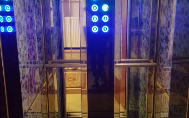 Mytra Hotel вид на фасад