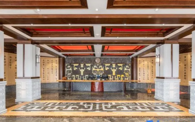 Rufeng Hotel (Qufu East High-speed Railway Station)