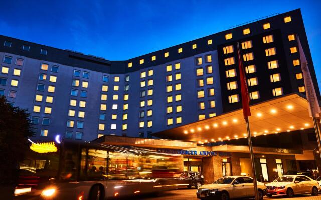 Steigenberger Airport Hotel вид на фасад