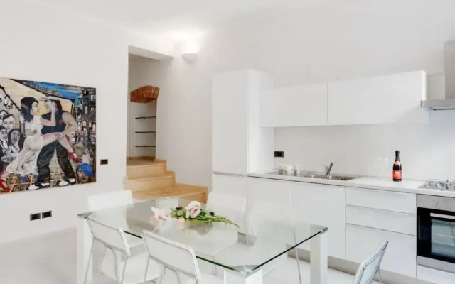 Sarzana White Apartment nel Centro Storico