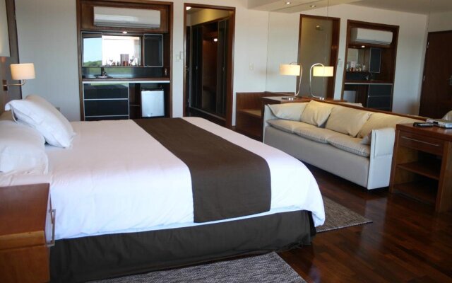 Resort Yacht y Golf Club Paraguayo in Lambaré, Paraguay from 102$, photos, reviews - zenhotels.com guestroom
