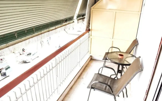 Athens Central 3BD Apartment next to Metro Luxury