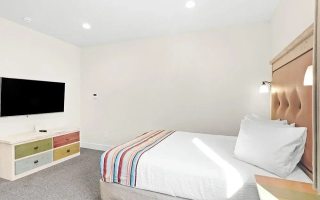 Bluff Dwellings Resort