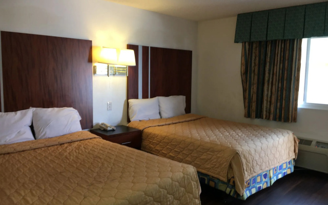Riverside Inn & Suites