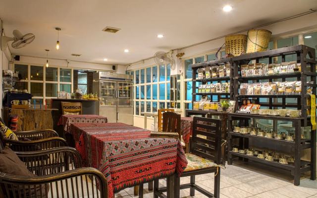 Sabaijai Hostel & Cafe