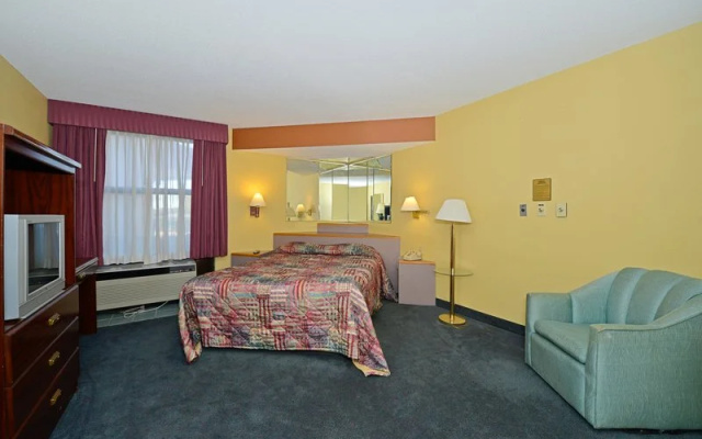 Days Inn & Suites By Wyndham Kalamazoo