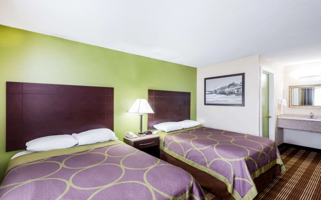 Super 8 by Wyndham Bangor