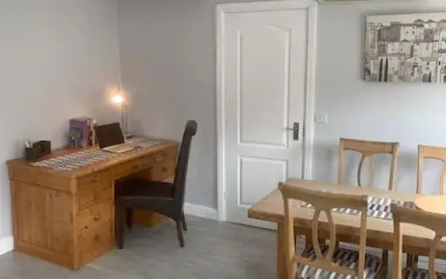 Large 1 bedroom Apartment Chester, Hoole Sleeps 4.