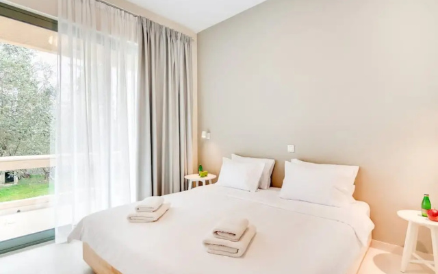 Astra Beach Studio 1