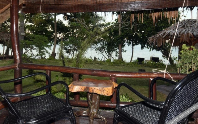 Lom Lae Beach Resort