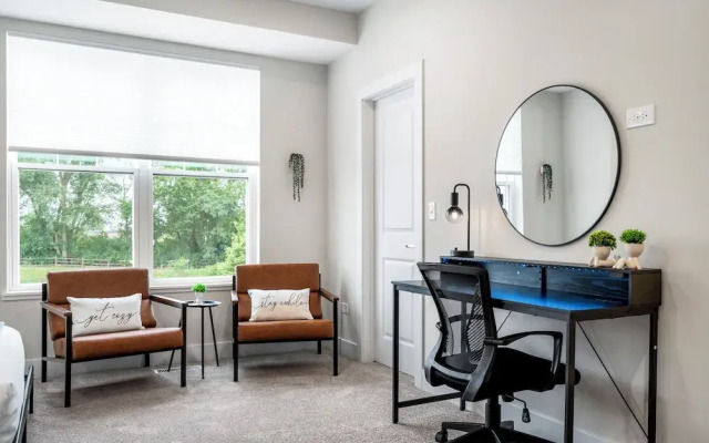 Spacious 4BR Warrenville Home- Rep 1