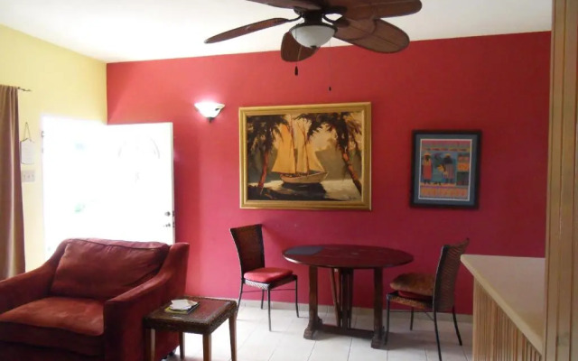 Club Caribbean Court Apartments