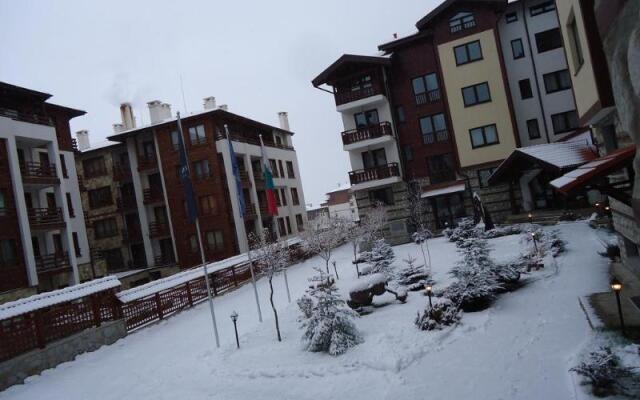Отель Aparthotel Winslow Highland Банско вид на фасад
