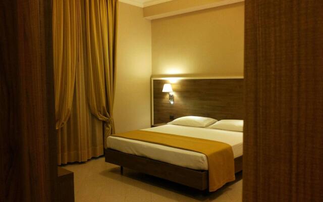 Hotel Moderno Бари комната для гостей