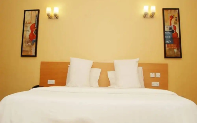 Kriscourt Hotel