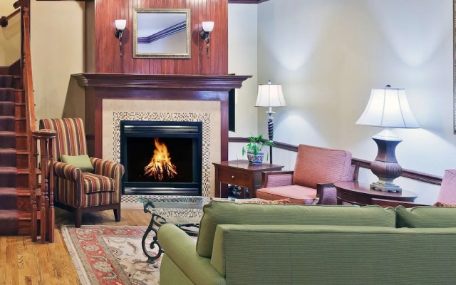 Holiday Inn Express & Suites Tulsa-Catoosa East I-44