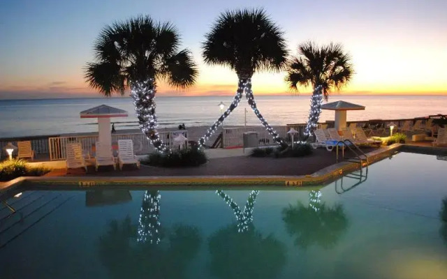 Palmetto Beachfront Hotel