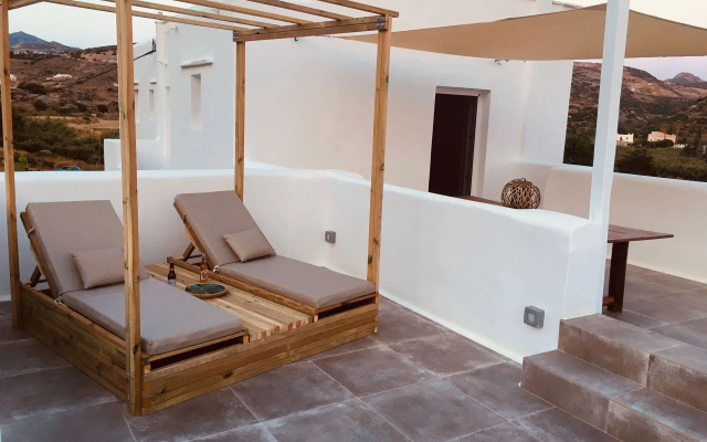 Ninemia Naxos