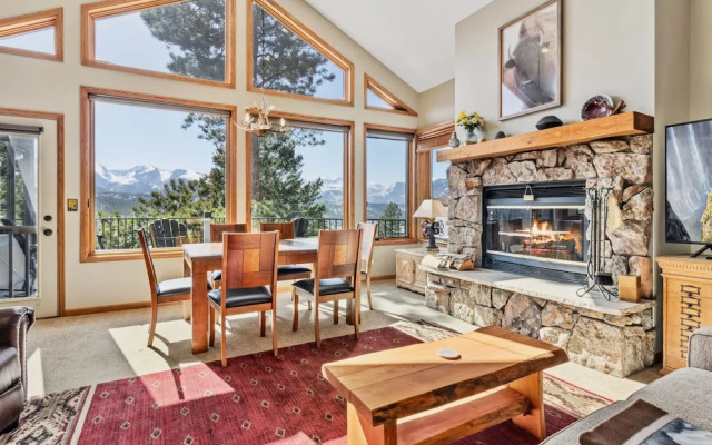 Dances With Wolves Vacation At Windcliff 3 Bedroom Home by RedAwning