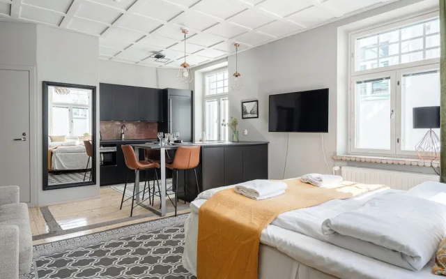 Historical Studio & Excellent Location