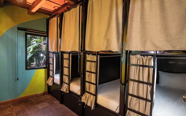 Yes Please Hostel