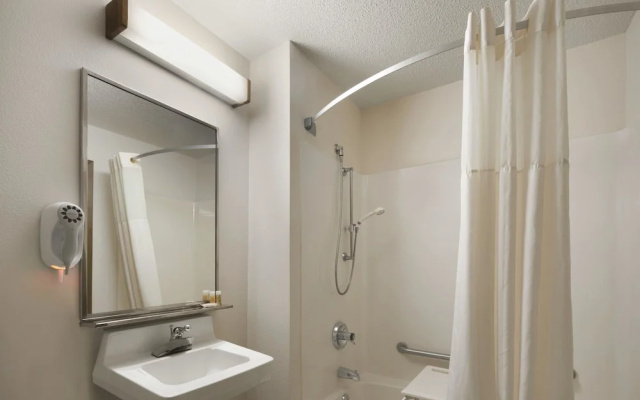 Days Inn By Wyndham Willmar