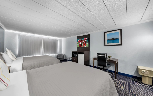 Admiralty Inn & Suites - a Red Collection Hotel