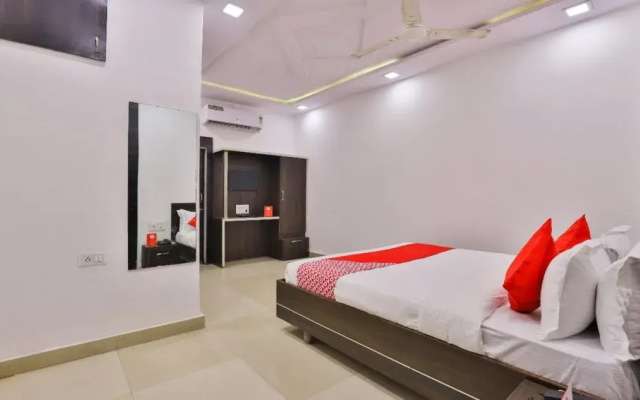 OYO 17098 Hotel Skyhigh