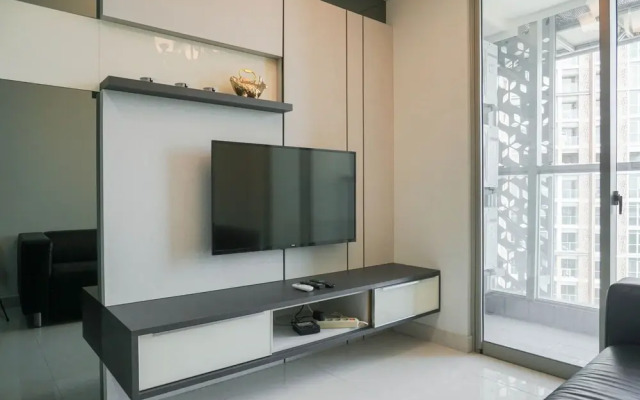 Great Location 2Br at Gold Coast Apartment Near Pik Area