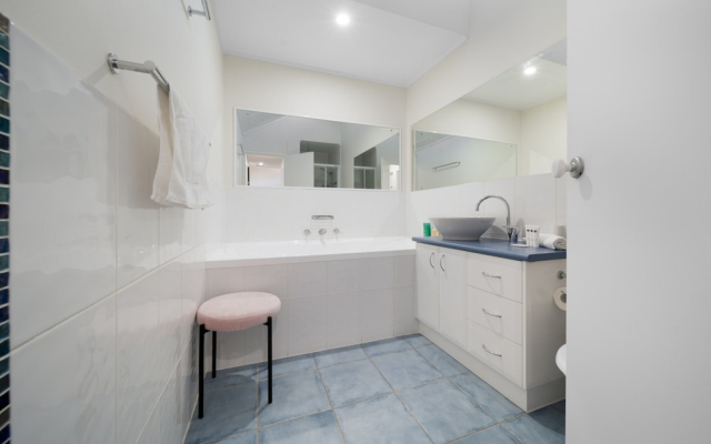 Gorgeous 2-bed Townhouse With Patio, BBQ & Parking