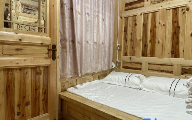 Zhaxi Yangzong Homestay
