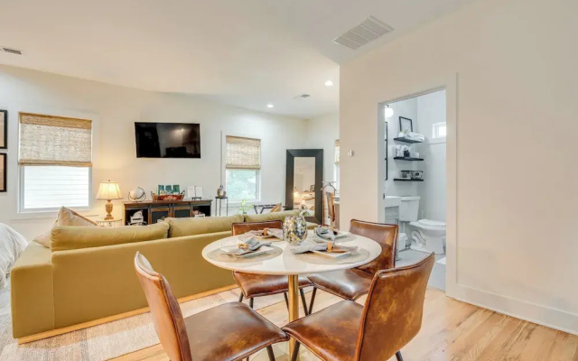 Couples Getaway Near Dtwn ATL & Mercedes-benz!