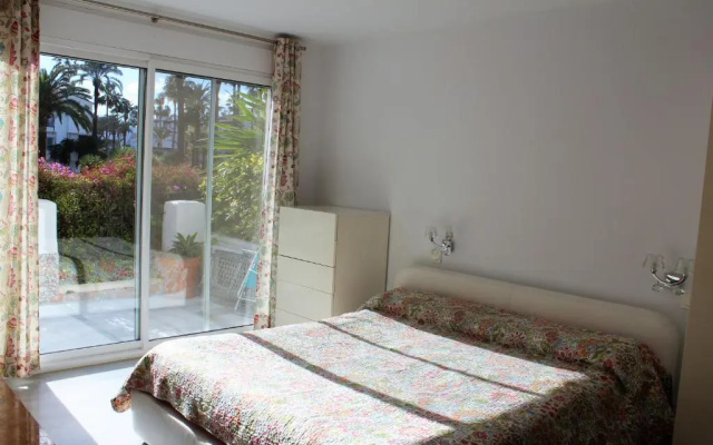 Alcazaba Beach Apartment 3302