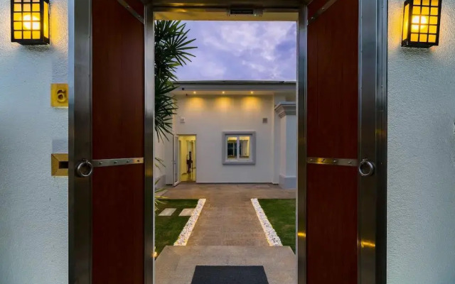Luxury Pool Villa 608