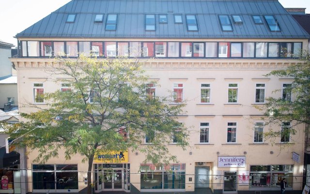 Отель wombat's CITY HOSTELS VIENNA - The Lounge Австрия, Вена - 1 отзыв об отеле, цены и фото номеров - забронировать отель wombat's CITY HOSTELS VIENNA - The Lounge онлайн вид на фасад
