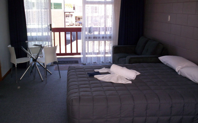 Broadway Motor Inn