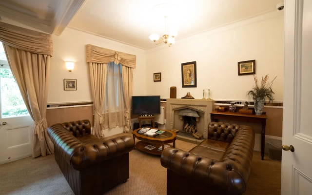 Fines Bayliwick Hotel