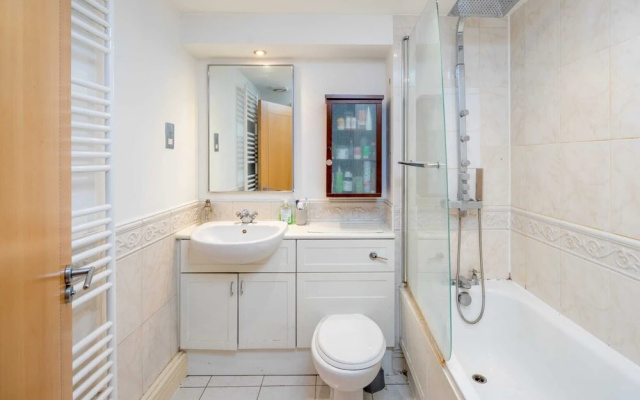 ALTIDO Homely 1-bed Flat in Queensway, West London