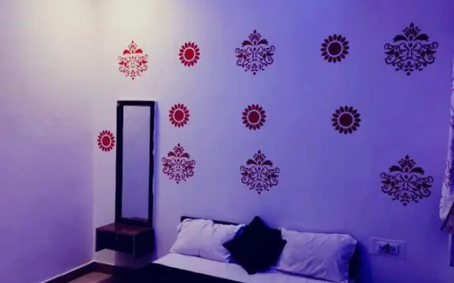 Red Stone Hotel