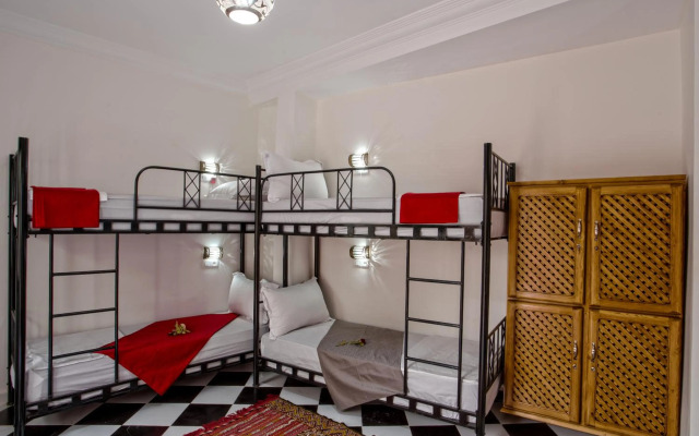 Amour d'auberge - Hostel