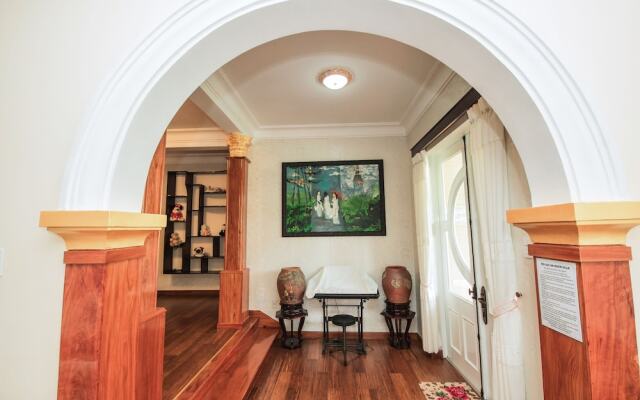 Отель An Nhien Villa Далат вид на фасад