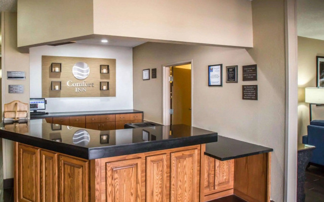 Comfort Inn Morris I-80