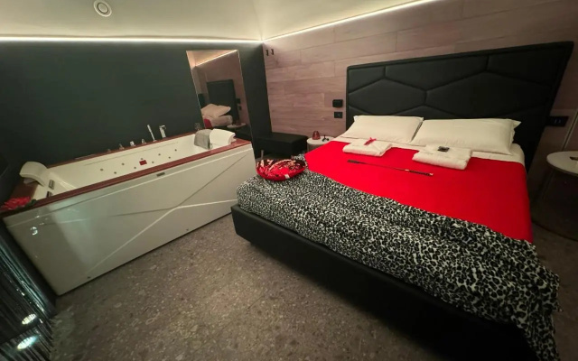 Rebel Suite Love (Adults Only)