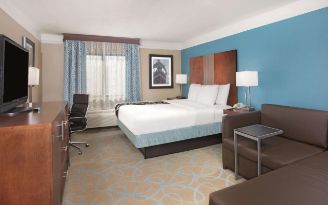 La Quinta Inn & Suites by Wyndham Elizabethtown