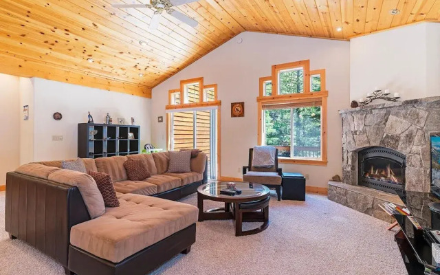 Cedar Chateau w/ Game Room & HOA Access!
