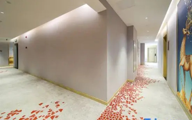MingTing International Hotel (Yibin Lingang Xintiandi Town)