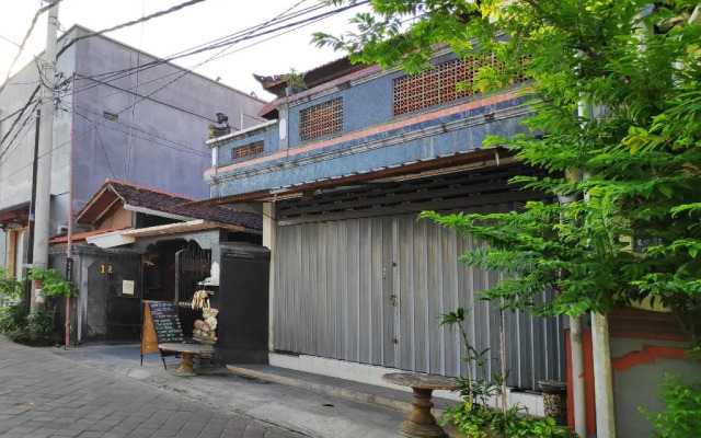 OYO 3694 Gong Corner Guest House 2