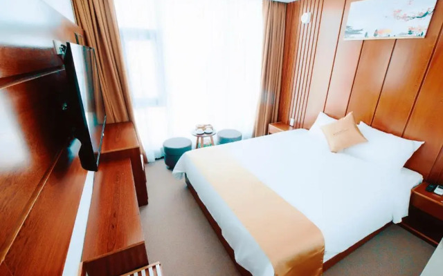 Mira Hotel