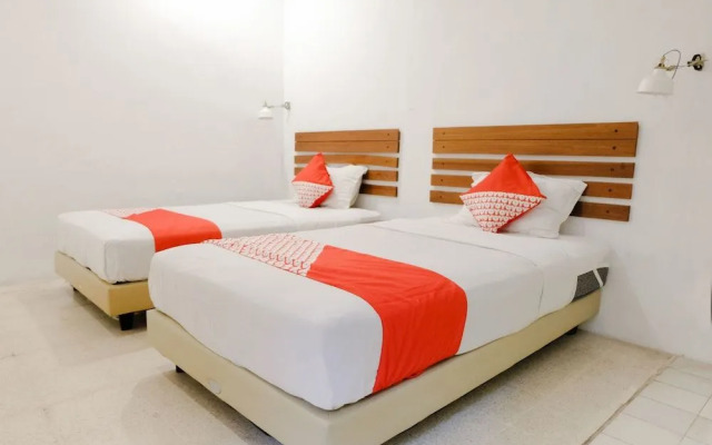 OYO 626 Augustina Home
