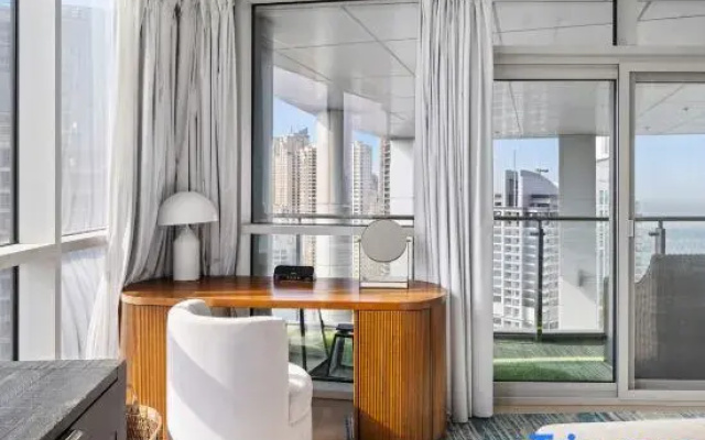 Ultra-Luxury Penthouse Private Pool & Yacht Views